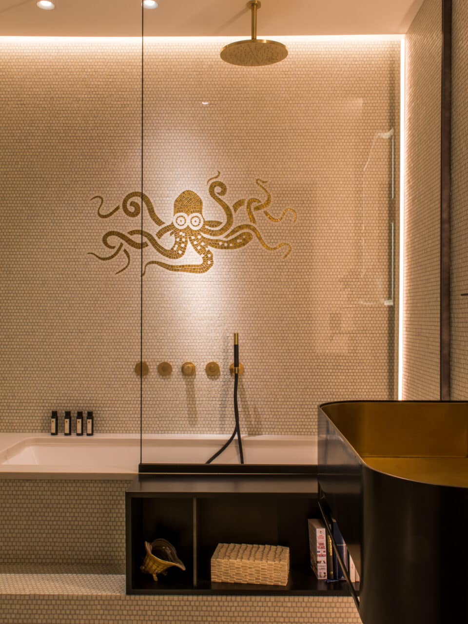 bathroom superior room 5 star luxury hotel venice italy